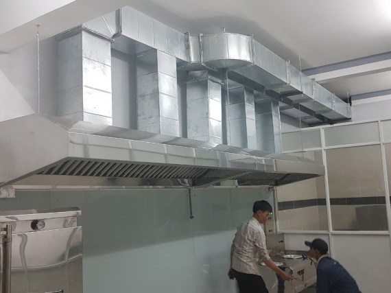 Máng hút khói bếp nhà hàng